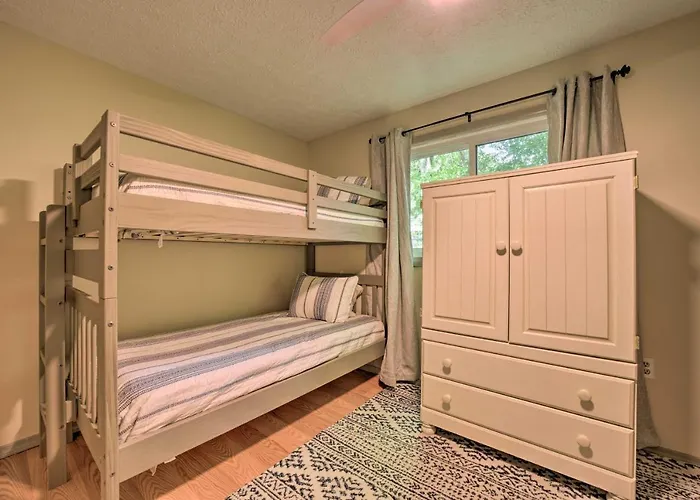 Charming Maggie Valley Getaway With Fire Pit!
