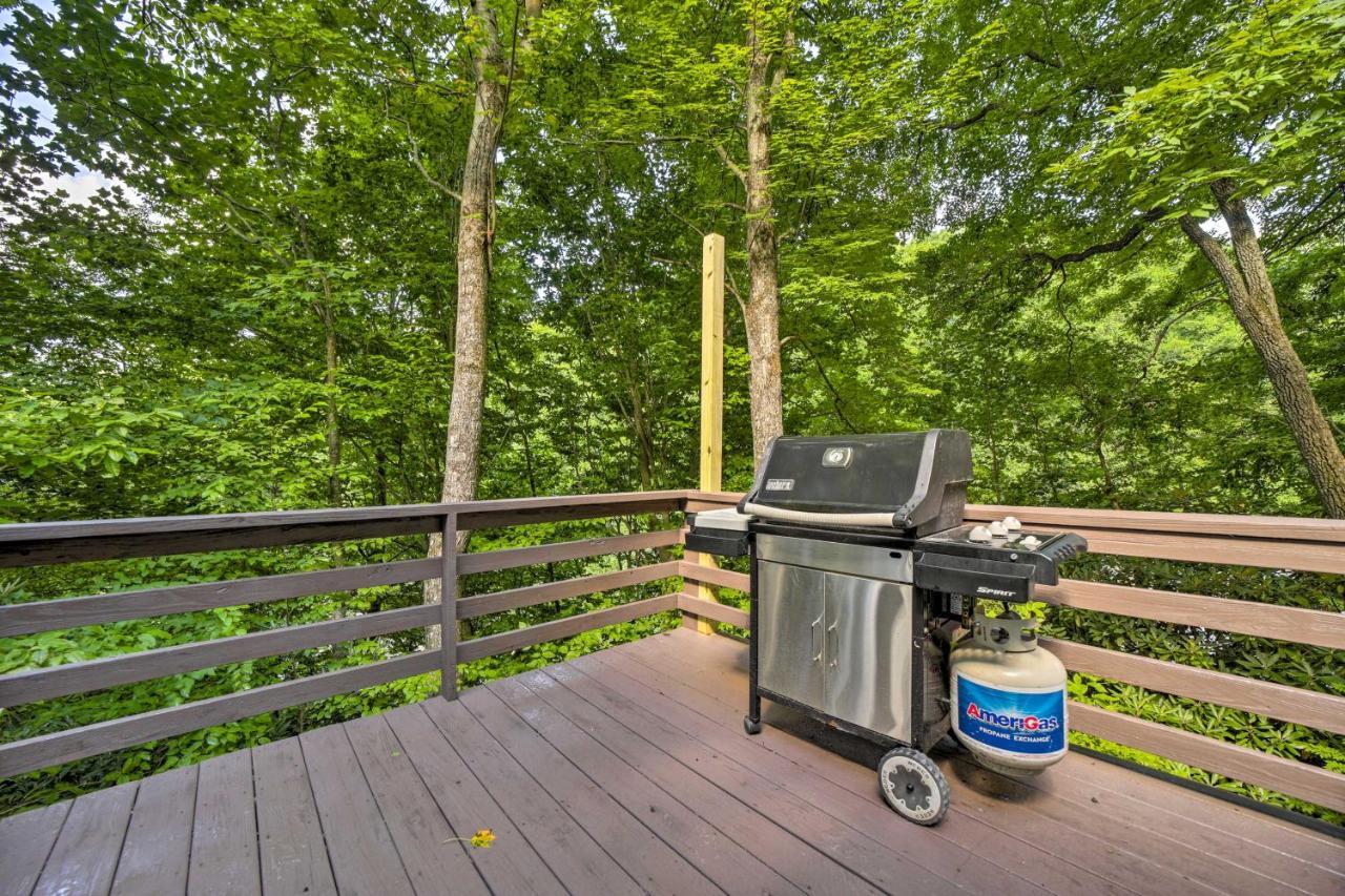 Hébergement de vacances Charming Getaway With Fire Pit! *