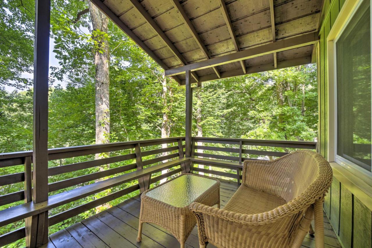Hébergement de vacances Charming Getaway With Fire Pit! *