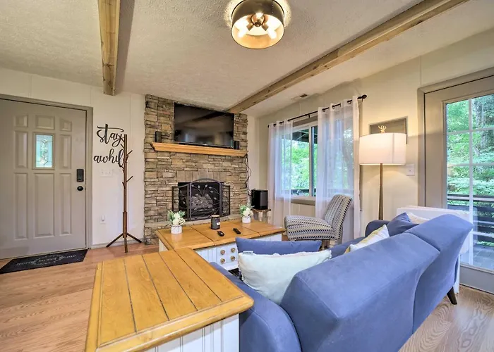 Charming Maggie Valley Getaway With Fire Pit!