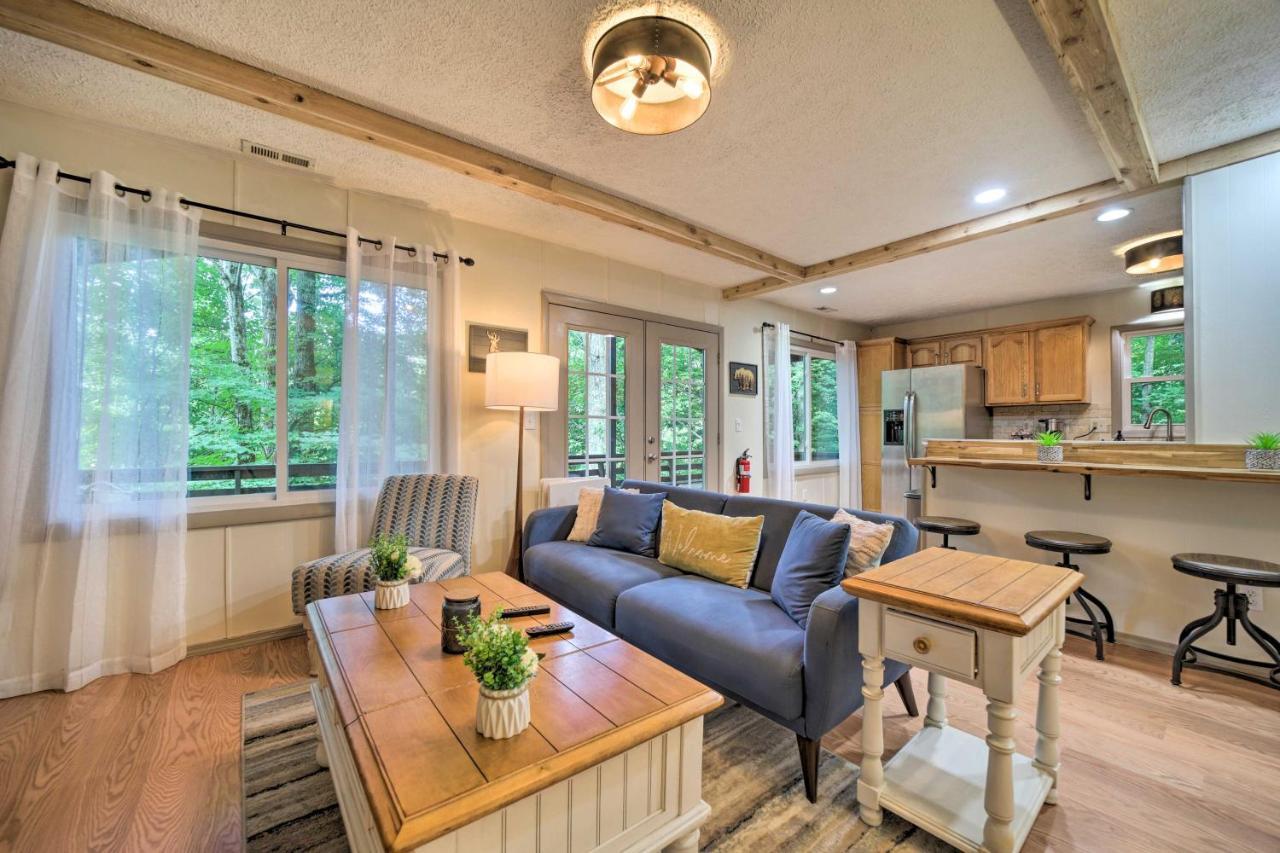 Holiday home Charming Getaway With Fire Pit!